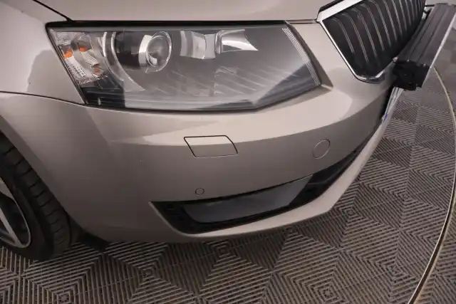 Beige Farmari, Skoda Octavia – YIM-531