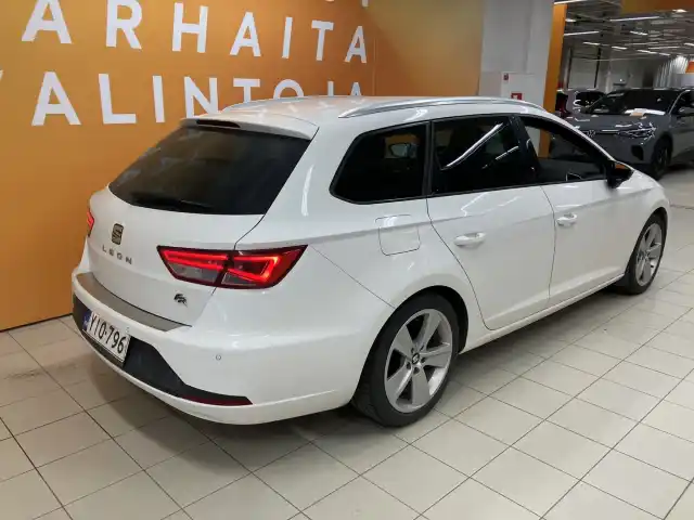 Valkoinen Farmari, Seat Leon ST – YIO-796