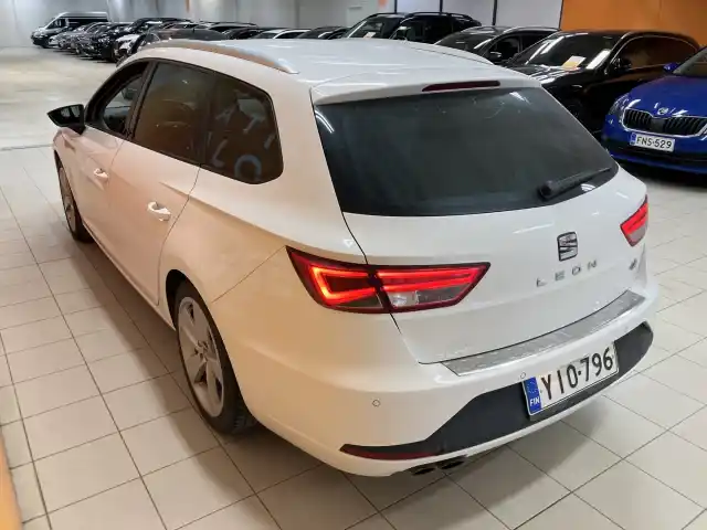 Valkoinen Farmari, Seat Leon ST – YIO-796