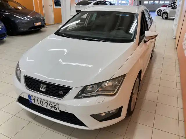 Valkoinen Farmari, Seat Leon ST – YIO-796