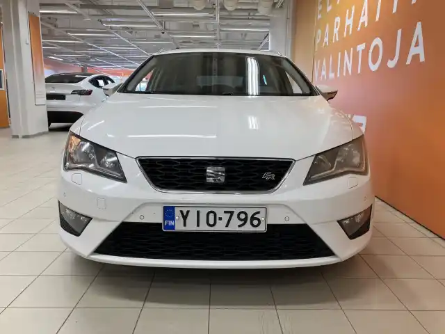 Valkoinen Farmari, Seat Leon ST – YIO-796