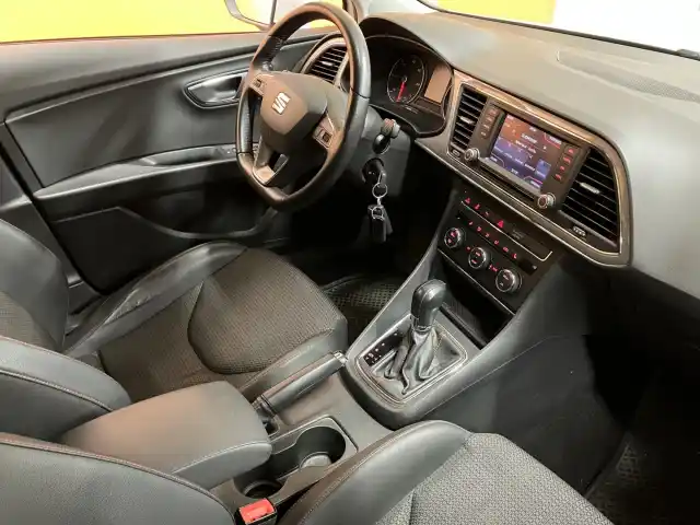 Valkoinen Farmari, Seat Leon ST – YIO-796