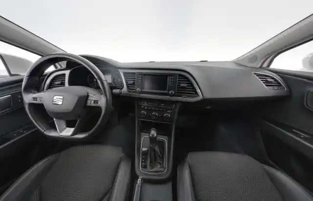 Valkoinen Farmari, Seat Leon ST – YIO-796