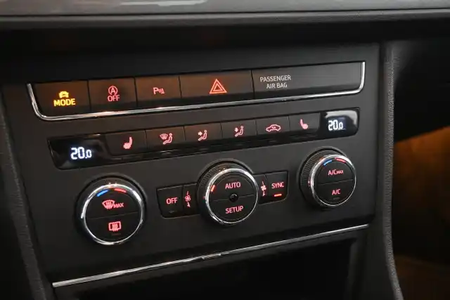 Valkoinen Farmari, Seat Leon ST – YIO-796