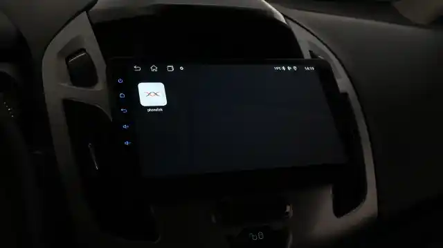 Valkoinen Pakettiauto, Ford Transit Connect – YIP-884