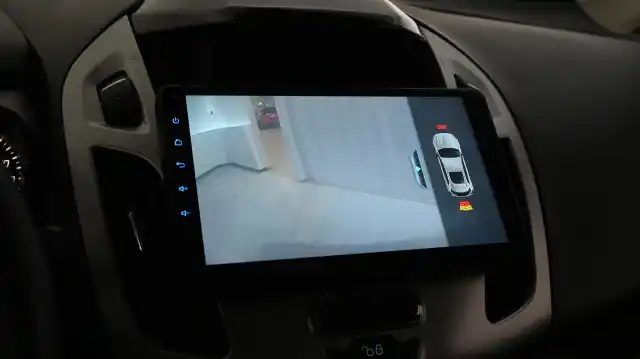 Valkoinen Pakettiauto, Ford Transit Connect – YIP-884