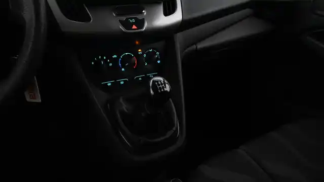 Valkoinen Pakettiauto, Ford Transit Connect – YIP-884