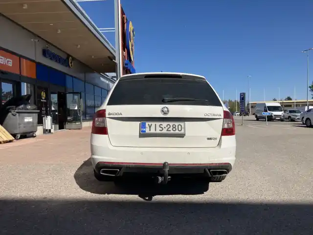 Valkoinen Farmari, Skoda Octavia – YIS-280