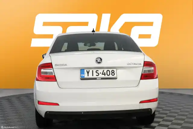 Valkoinen Viistoperä, Skoda Octavia – YIS-408