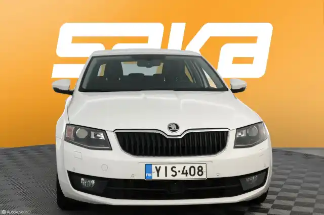 Valkoinen Viistoperä, Skoda Octavia – YIS-408