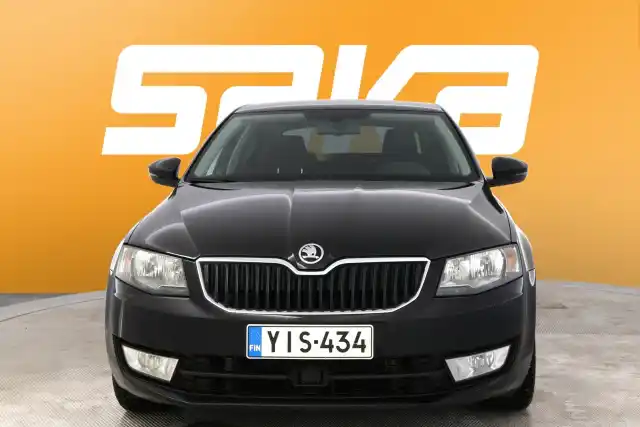 Musta Sedan, Skoda Octavia – YIS-434