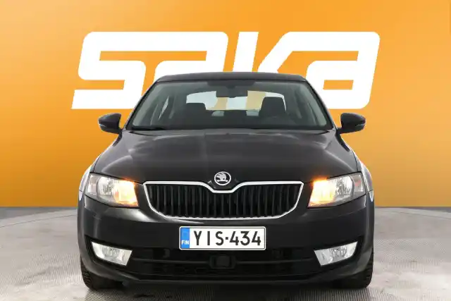 Musta Sedan, Skoda Octavia – YIS-434