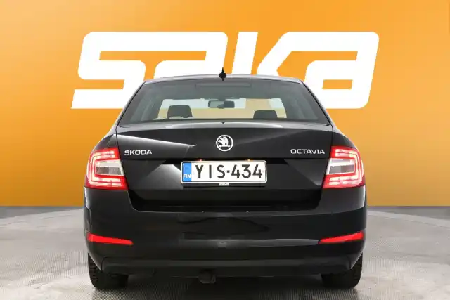 Musta Sedan, Skoda Octavia – YIS-434