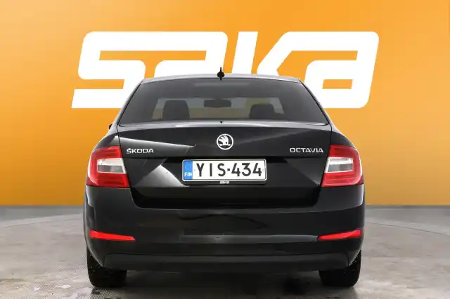 Musta Sedan, Skoda Octavia – YIS-434