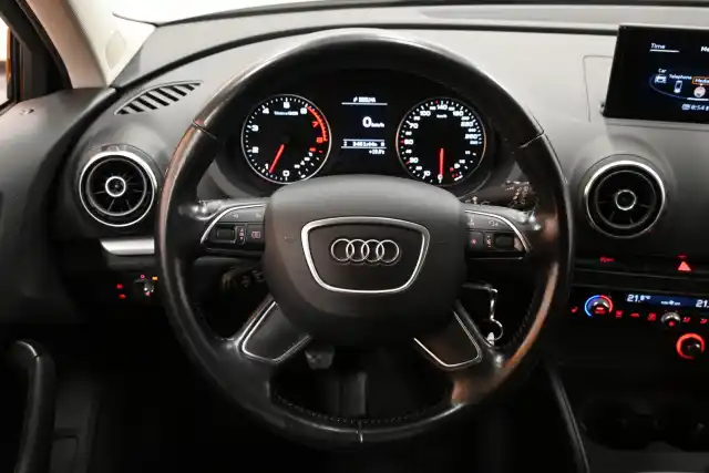 Valkoinen Viistoperä, Audi A3 – YIS-552