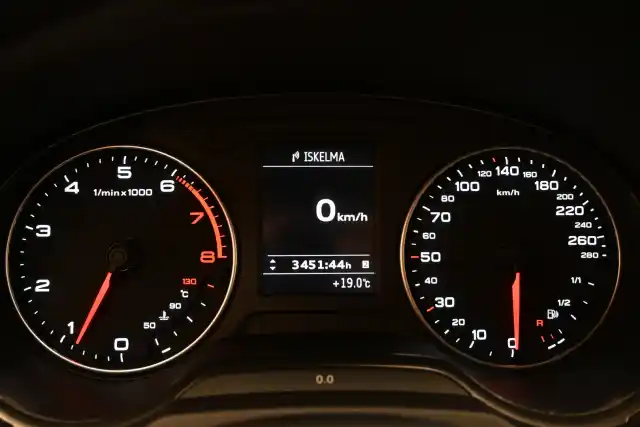 Valkoinen Viistoperä, Audi A3 – YIS-552