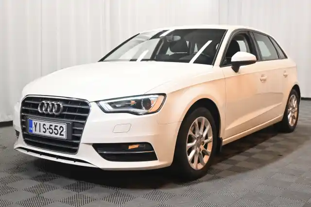 Valkoinen Viistoperä, Audi A3 – YIS-552