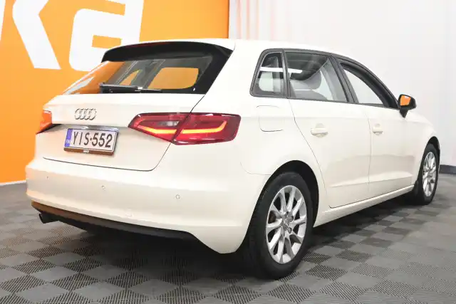 Valkoinen Viistoperä, Audi A3 – YIS-552