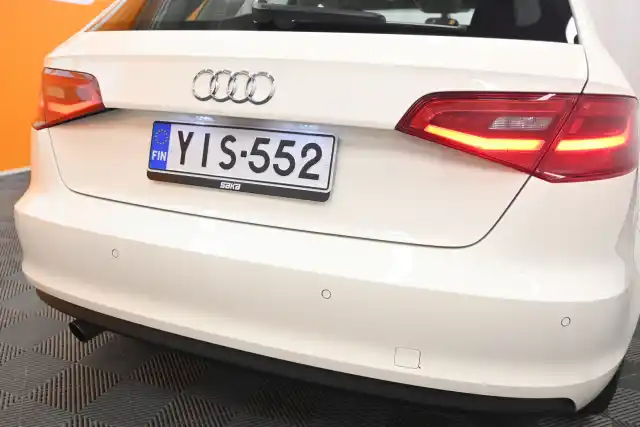 Valkoinen Viistoperä, Audi A3 – YIS-552