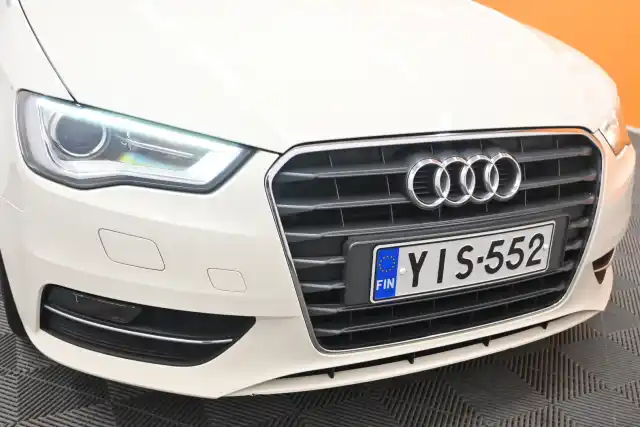 Valkoinen Viistoperä, Audi A3 – YIS-552