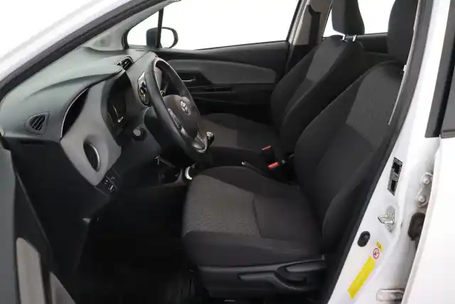 Valkoinen Viistoperä, Toyota Yaris – YIT-445