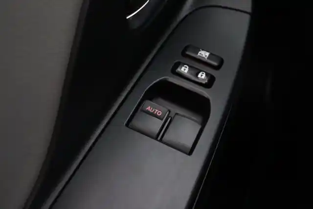 Valkoinen Viistoperä, Toyota Yaris – YIT-445