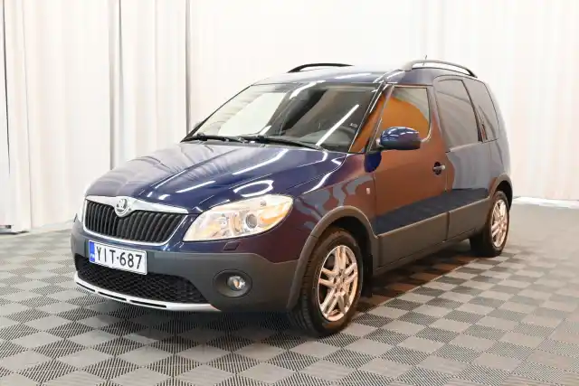 Sininen Tila-auto, Skoda Roomster – YIT-687