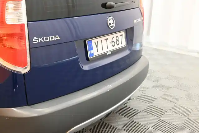 Sininen Tila-auto, Skoda Roomster – YIT-687