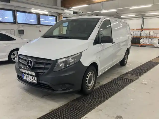 Valkoinen Pakettiauto, Mercedes-Benz Vito – YIU-236