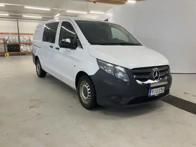 Valkoinen Pakettiauto, Mercedes-Benz Vito – YIU-236