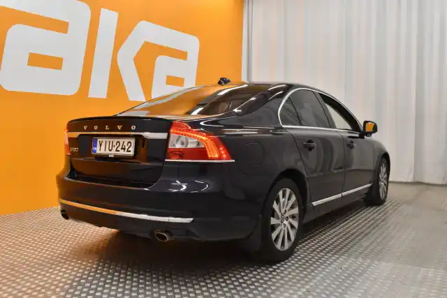 Sininen Sedan, Volvo S80 – YIU-242