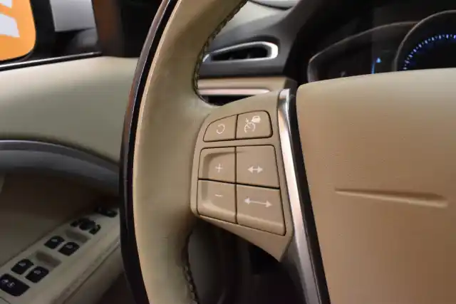 Sininen Sedan, Volvo S80 – YIU-242