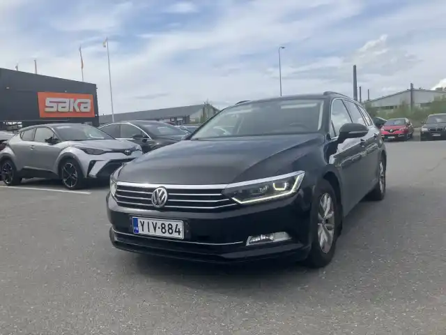 Musta Farmari, Volkswagen Passat – YIV-884