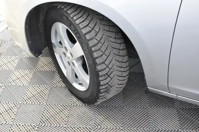 Harmaa Farmari, Volvo V60 – YIX-565