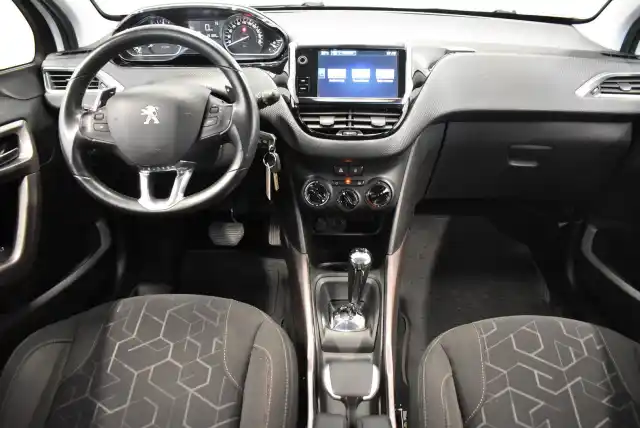 Valkoinen Viistoperä, Peugeot 2008 – YIY-332