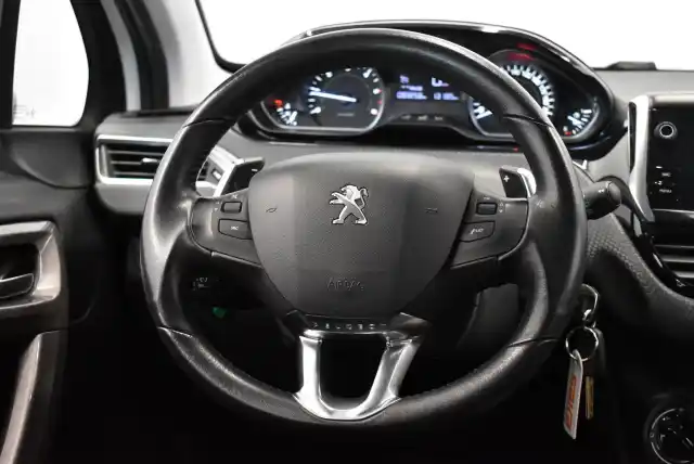 Valkoinen Viistoperä, Peugeot 2008 – YIY-332