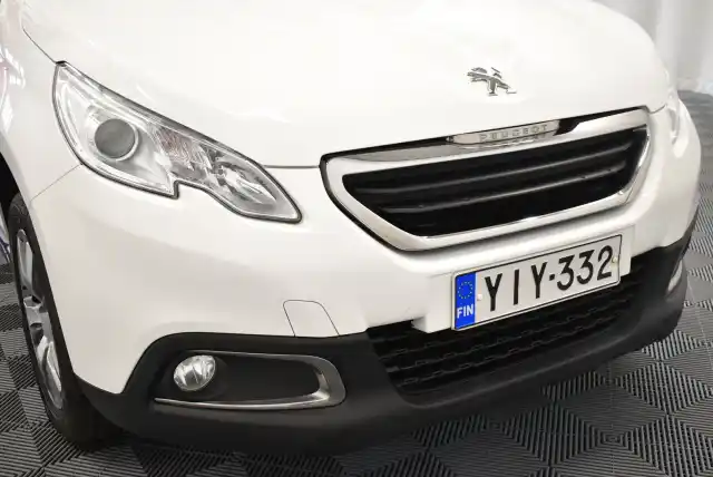 Valkoinen Viistoperä, Peugeot 2008 – YIY-332