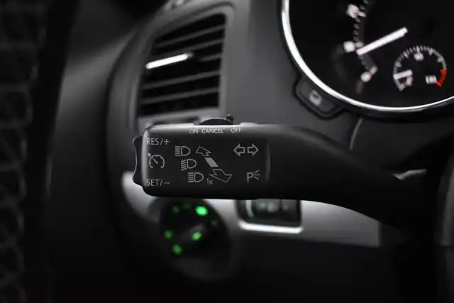 Harmaa Maastoauto, Skoda Yeti – YIY-622