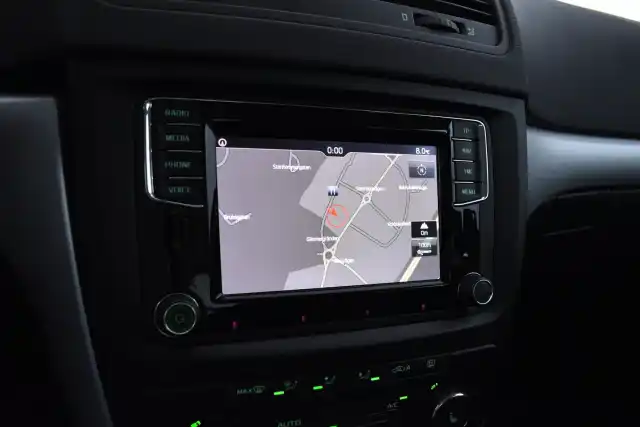 Harmaa Maastoauto, Skoda Yeti – YIY-622