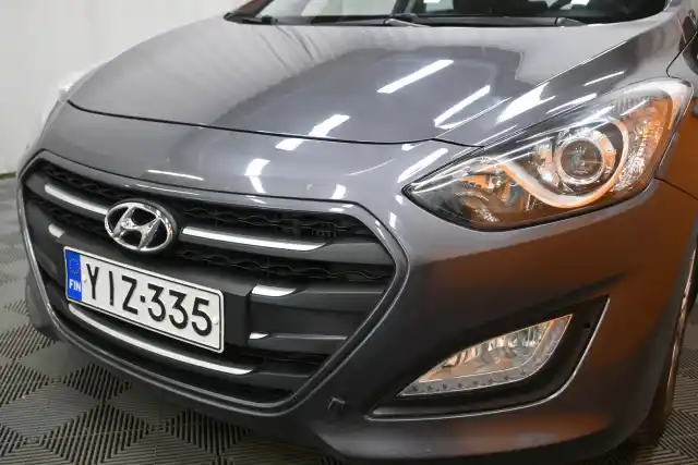 Harmaa Viistoperä, Hyundai I30 – YIZ-335