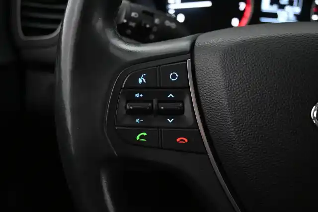 Punainen Viistoperä, Hyundai I20 – YJA-318