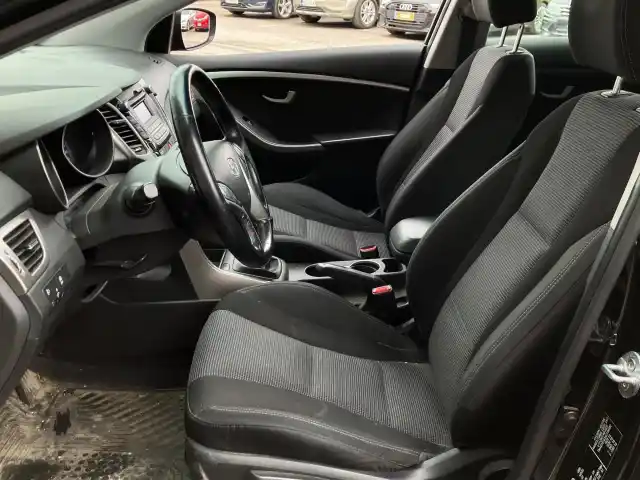 Musta Farmari, Hyundai I30 – YJB-109