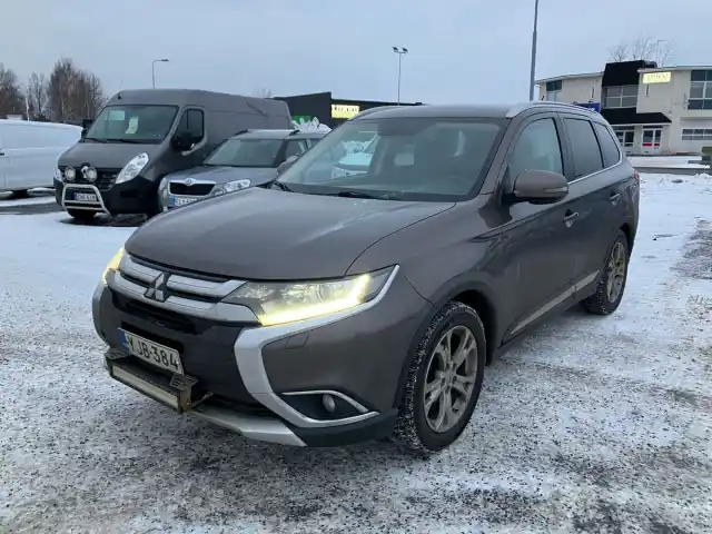 Ruskea (beige) Farmari, Mitsubishi Outlander – YJB-384