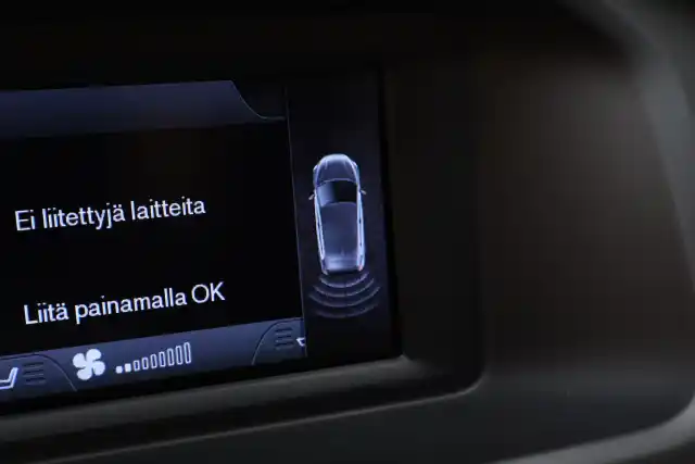 Punainen Viistoperä, Volvo V40 – YJB-511