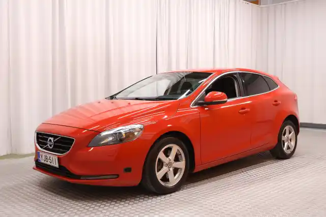 Punainen Viistoperä, Volvo V40 – YJB-511