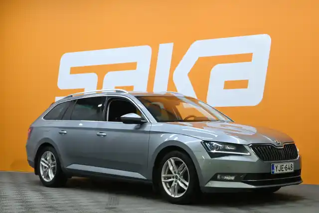 Harmaa Farmari, Skoda Superb – YJE-648