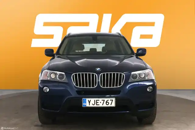 Sininen Maastoauto, BMW X3 – YJE-767