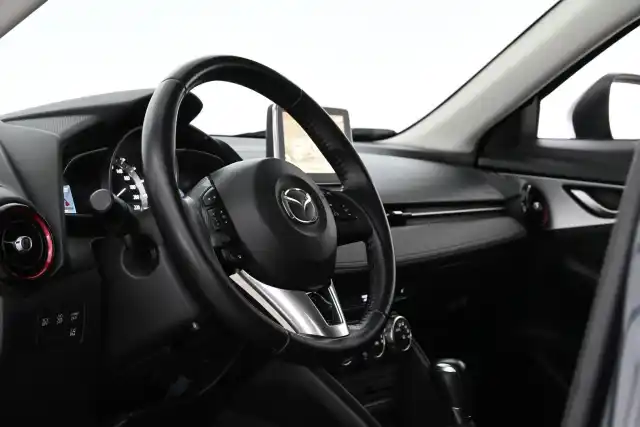 Harmaa Maastoauto, Mazda CX-3 – YJE-933