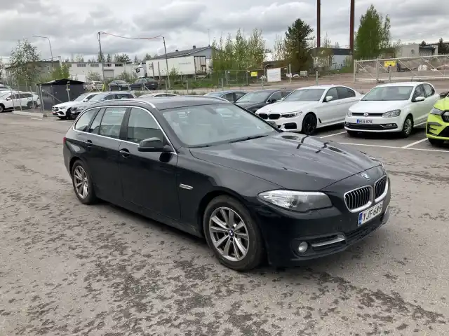 Musta Farmari, BMW 520 – YJF-689