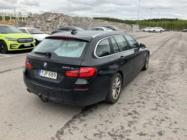 Musta Farmari, BMW 520 – YJF-689